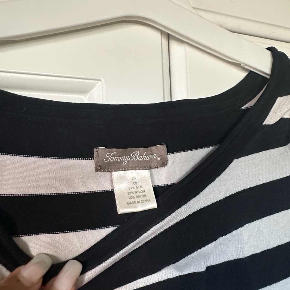 Tommy Bahama Black and White Striped Long Sleeve Top GUC - Picture 4 of 4